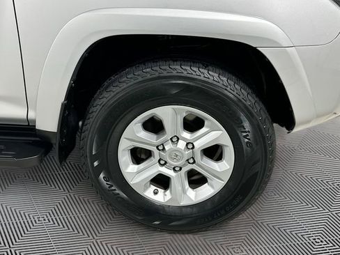 Used 2018 Toyota 4Runner SR5 image 24