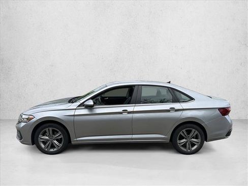 Used 2024 Volkswagen Jetta SE FWD image 8
