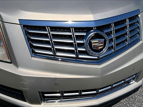 Used 2016 Cadillac SRX Luxury w/ Driver Awareness Package image 30