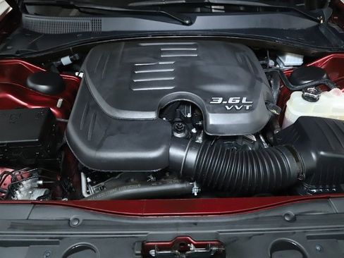 Used 2022 Chrysler 300 Touring w/ Sport Appearance Package image 33