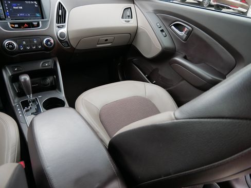 Used 2012 Hyundai Tucson GLS AWD/4WD image 11