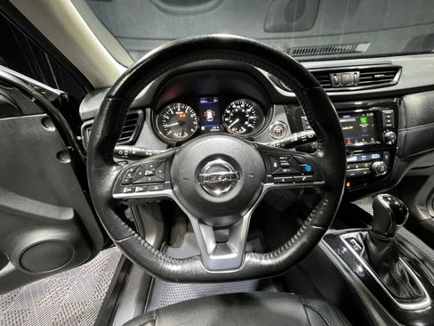 Used 2018 Nissan Rogue SL w/ Premium Package image 9