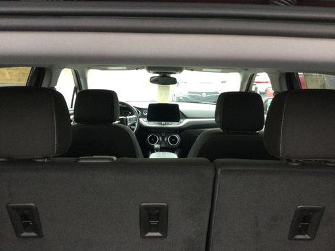 Used 2025 Chevrolet Blazer LT w/ Convenience Package image 10