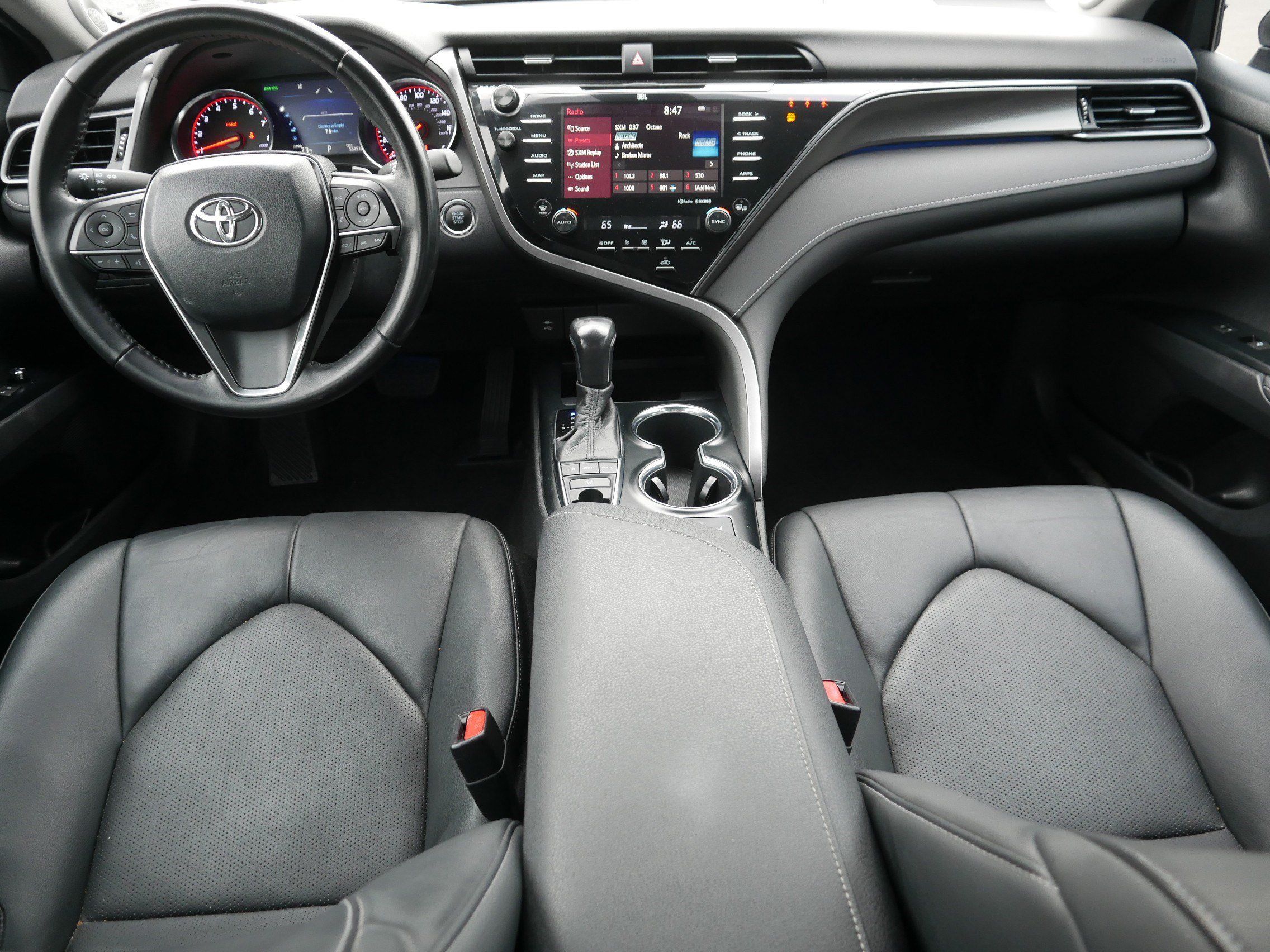 Used 2019 Toyota Camry XSE FWD image 10