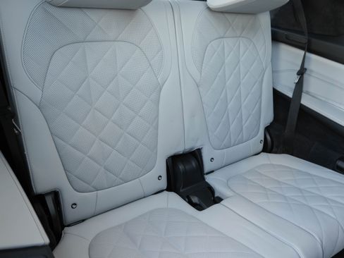 Certified 2025 BMW X7 xDrive40i image 36