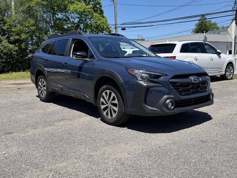 Used 2024 Subaru Outback Premium AWD/4WD image 2