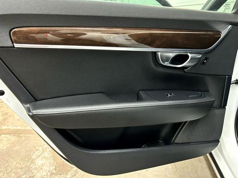 Used 2018 Volvo S90 T5 Momentum w/ Convenience Package image 22