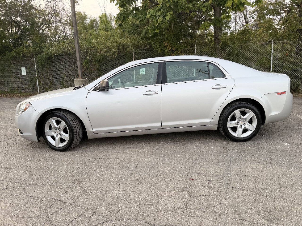 Used 2012 Chevrolet Malibu LS FWD image 2