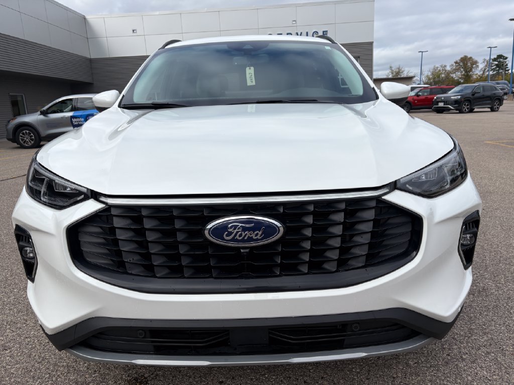 Used 2023 Ford Escape Platinum AWD/4WD image 4