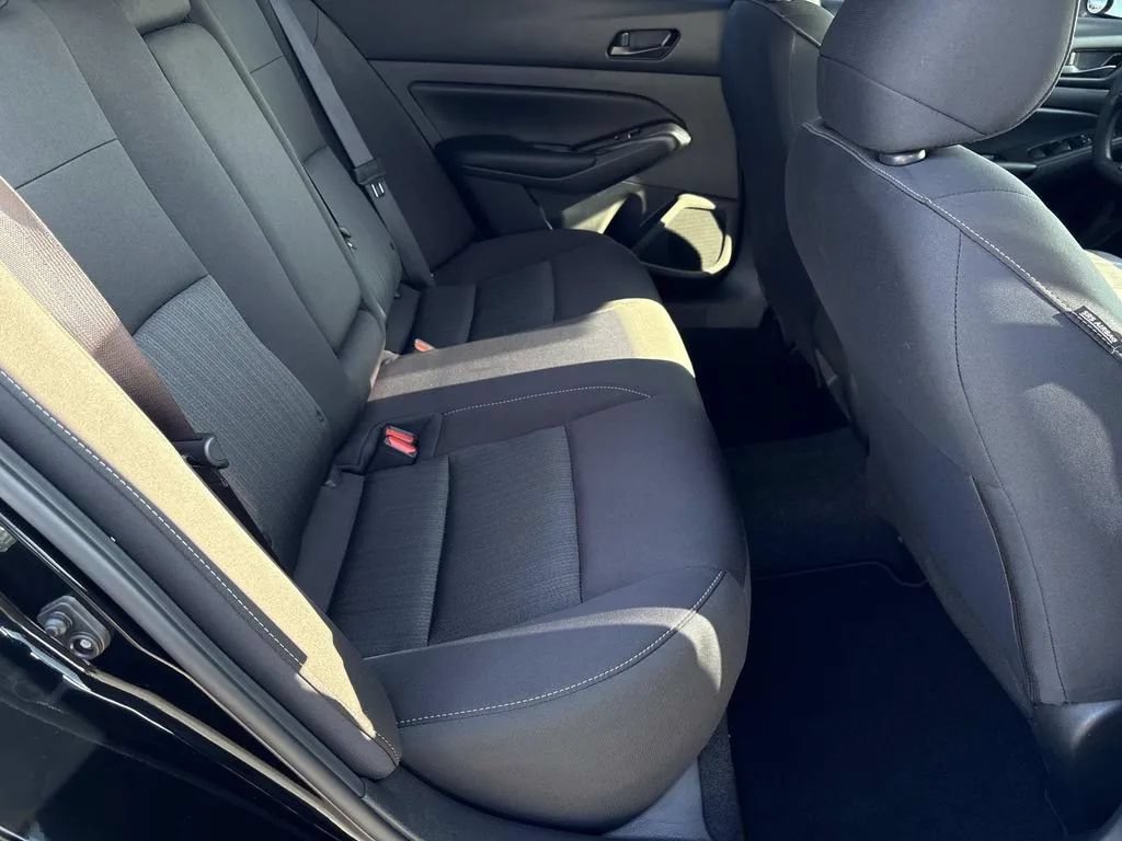 Used 2024 Nissan Altima 2.5 S FWD image 21