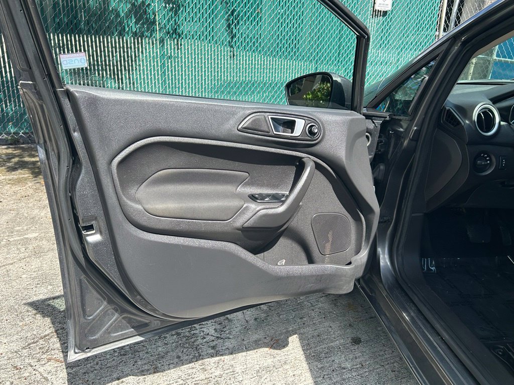 Used 2016 Ford Fiesta SE FWD image 15
