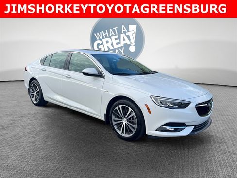 Used 2019 Buick Regal Essence w/ Driver Confidence Package I image 1