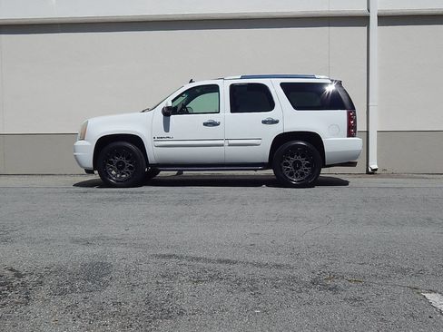 Used 2007 GMC Yukon Denali image 7