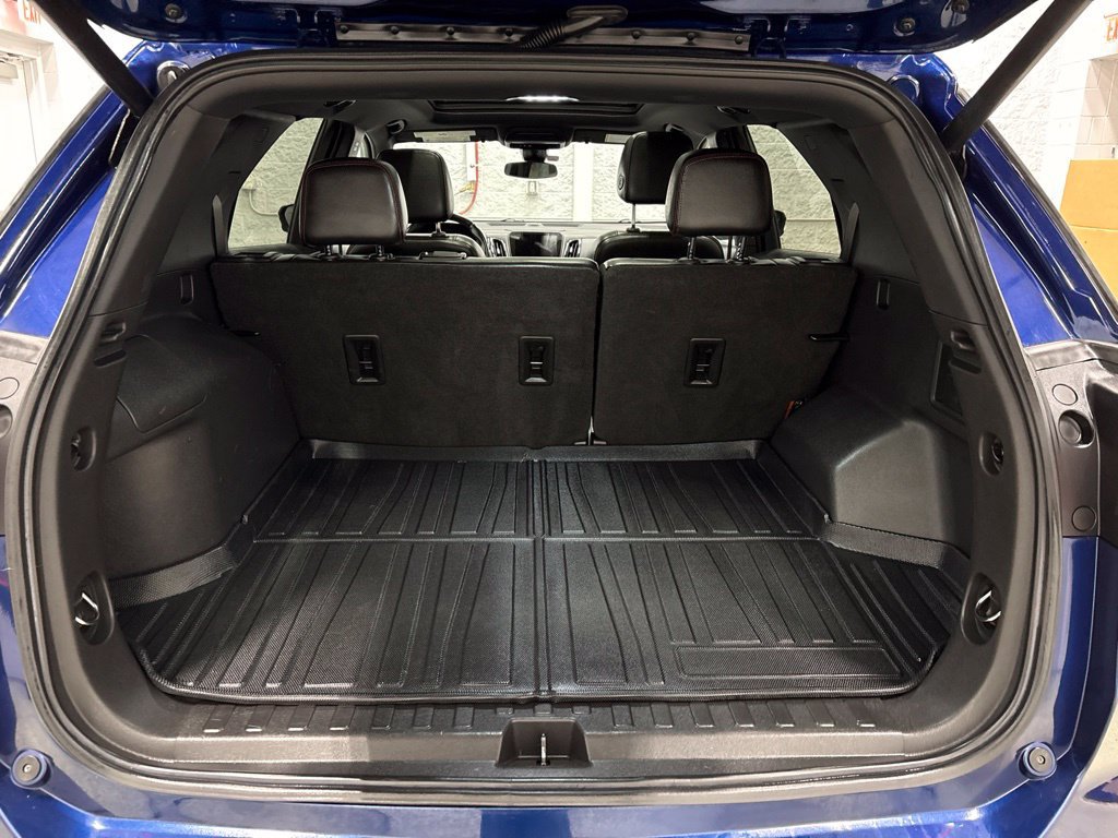 Used 2022 Chevrolet Equinox RS w/ RS Leather Package AWD/4WD image 37