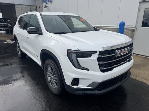 Used 2025 GMC Acadia Elevation image 2