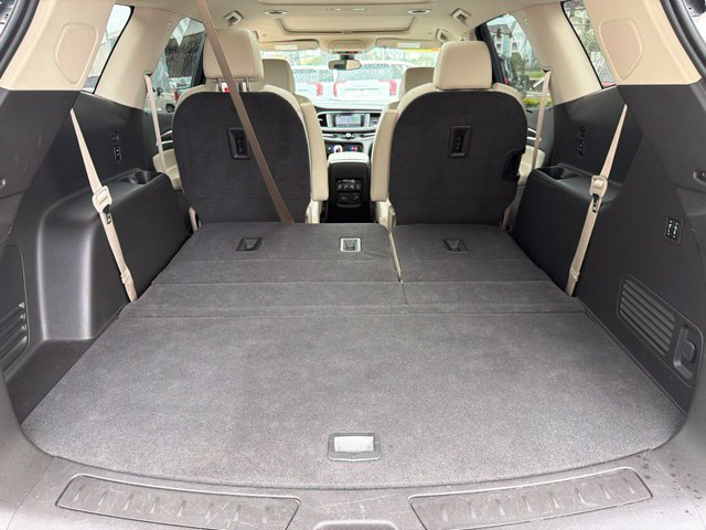 Used 2019 Buick Enclave Premium w/ Experience Buick Package FWD image 19