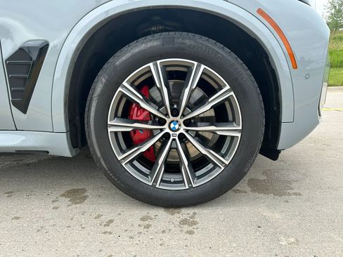 Used 2024 BMW X5 xDrive40i w/ M Sport Package AWD/4WD image 15