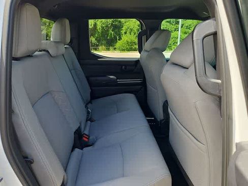 Certified 2025 Toyota Tacoma SR5 AWD/4WD image 17