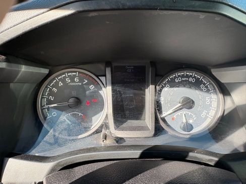 Used 2016 Toyota Tacoma TRD Sport w/ Towing Package image 18