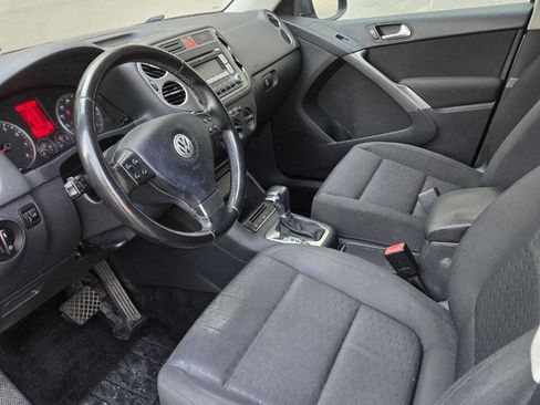 Used 2009 Volkswagen Tiguan S image 12