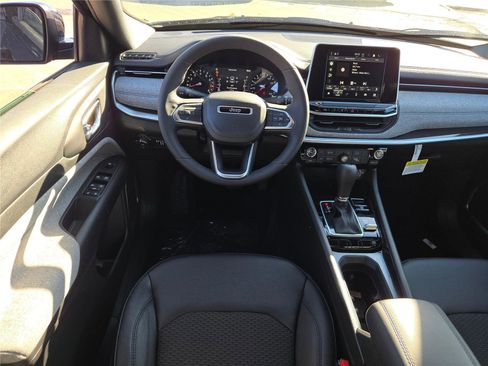 New 2026 Jeep Compass Latitude image 21