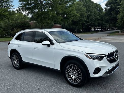 Certified 2026 Mercedes-Benz GLC 300 image 2