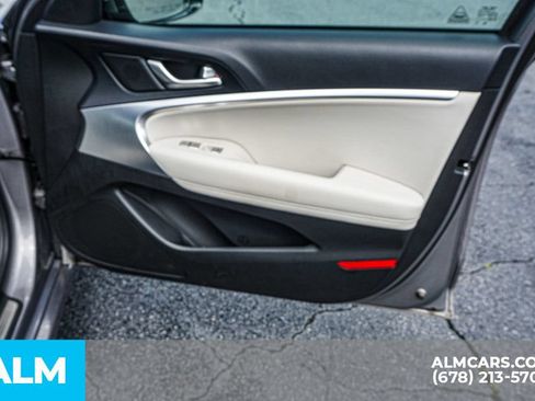 Used 2025 Genesis G70 2.5T AWD/4WD image 52