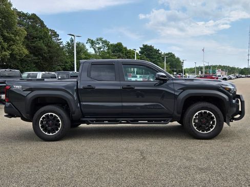 Used 2026 Toyota Tacoma TRD Off-Road AWD/4WD image 7