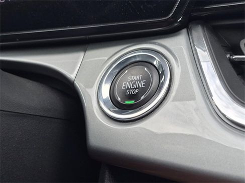 Used 2025 Chevrolet Trax LT image 32