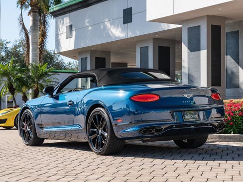 Used 2022 Bentley Continental GT image 23