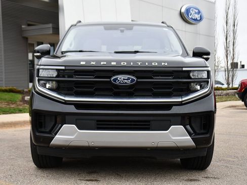 Used 2025 Ford Expedition Platinum AWD/4WD image 10