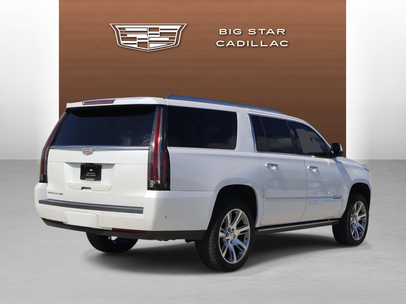 Used 2017 Cadillac Escalade ESV Premium Luxury RWD image 5