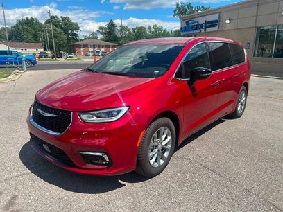Used 2026 Chrysler Pacifica Limited