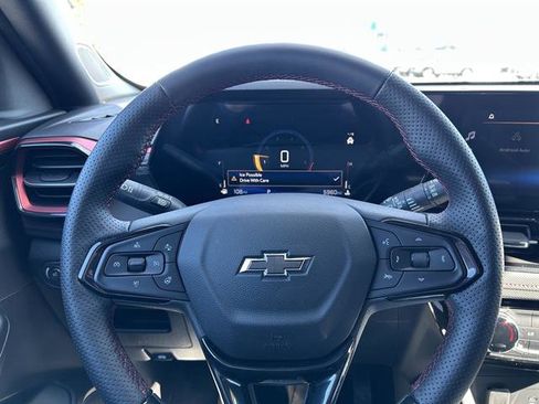 Used 2025 Chevrolet TrailBlazer RS w/ Driver Confidence Package image 32