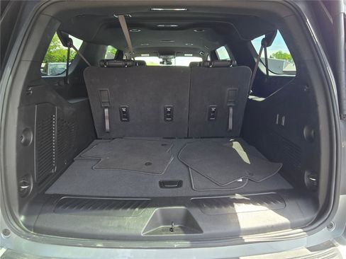 Used 2025 Chevrolet Suburban LT AWD/4WD image 15