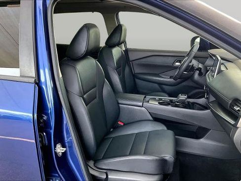Certified 2023 Nissan Rogue SV w/ SV Premium B Package FWD image 9