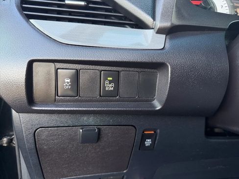 Used 2017 Toyota Sienna SE Premium image 19