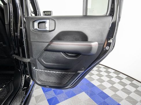 Used 2021 Jeep Gladiator Rubicon AWD/4WD image 17