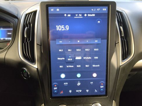 Used 2024 Ford Edge SEL image 25