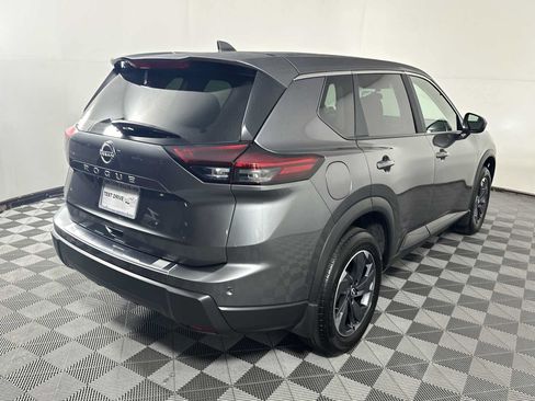 Used 2025 Nissan Rogue SV FWD image 7