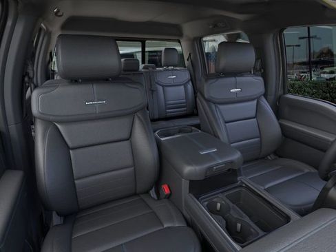 New 2025 Ford F250 Platinum w/ FX4 Off-Road Package image 10