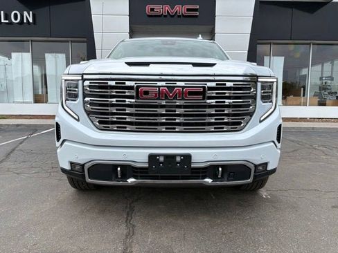 New 2026 GMC Sierra 1500 Denali w/ Denali Reserve Package AWD/4WD image 4