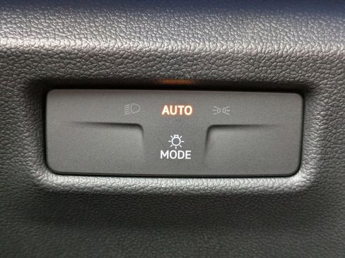 New 2026 Volkswagen Tiguan SE R-Line FWD image 32