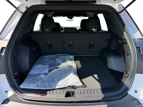 New 2026 GMC Terrain Elevation FWD image 17