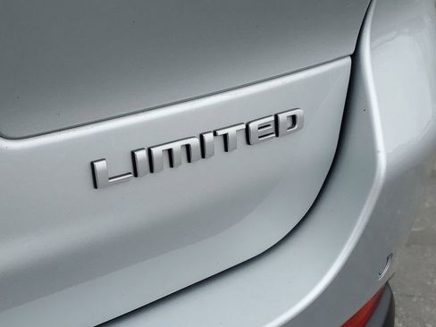 Used 2024 Jeep Grand Cherokee L Limited w/ Luxury Tech Group II image 38