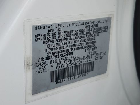 Certified 2025 Nissan Kicks SV AWD/4WD image 27