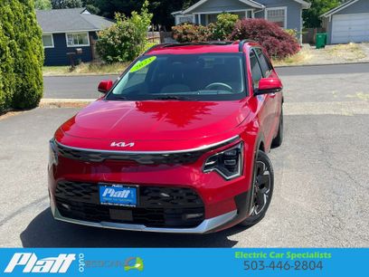Used 2023 Kia Niro Wave w/ Wave Preserve Package
