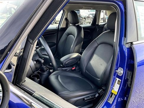 Used 2019 MINI Cooper 4-Door Hardtop w/ Signature Upholstery Package image 10