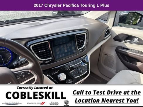 Used 2017 Chrysler Pacifica Touring-L Plus FWD image 6