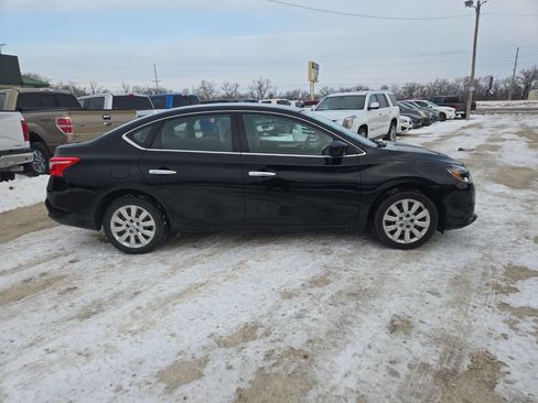 Used 2016 Nissan Sentra S image 2